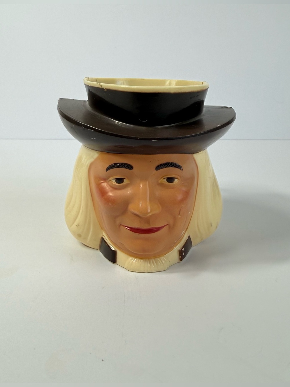 Vintage Quaker Oats Man Plastic Mug Pitcher F&F Mold Retro Kitchen Collectible